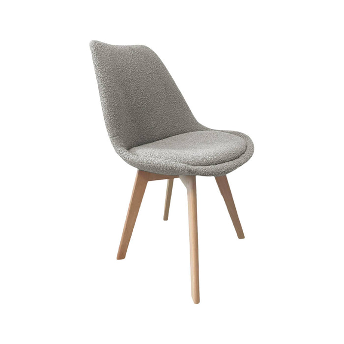 sweeek - Getextureerde bouclé Scandinavische stoelen met beukenhouten