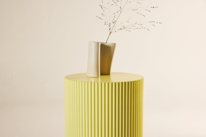 Fjôrd - Bijzettafel Rond - Geel - 31x30,5x50cm - Lenox