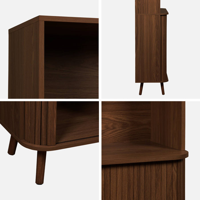 sweeek - Boekenkast gegroefd houteffect 2 schuifdeuren 4 niveaus