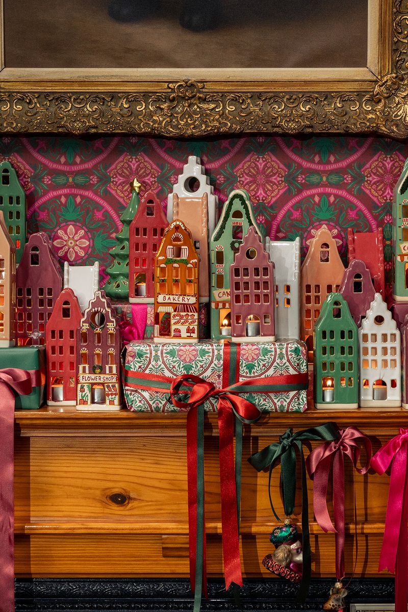 Sissy-Boy Donkerpaars waxinelichthouder huisje met klokgevel