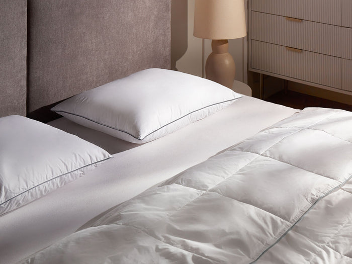 Beliani-TEIDE-Hoofdkussen 3 vakken-Wit-50 x 60 cm-Hoog-Eendenveren