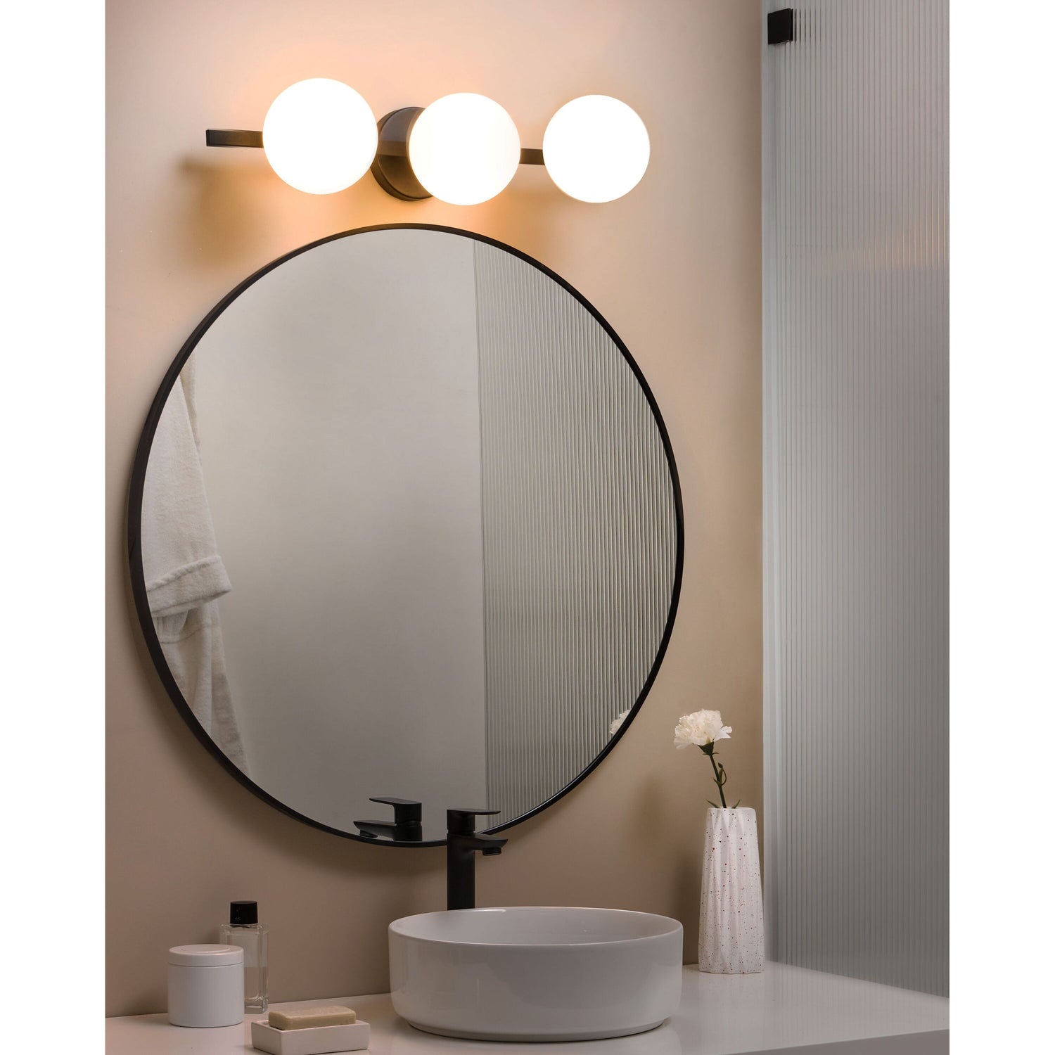 Beliani - GIMONE - Wandlamp met 3 lampen - Zwart - Aluminium