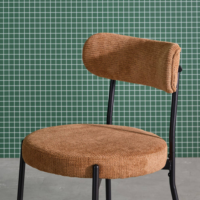 sweeek - Metaal en chenille stof stoel (set van 2)