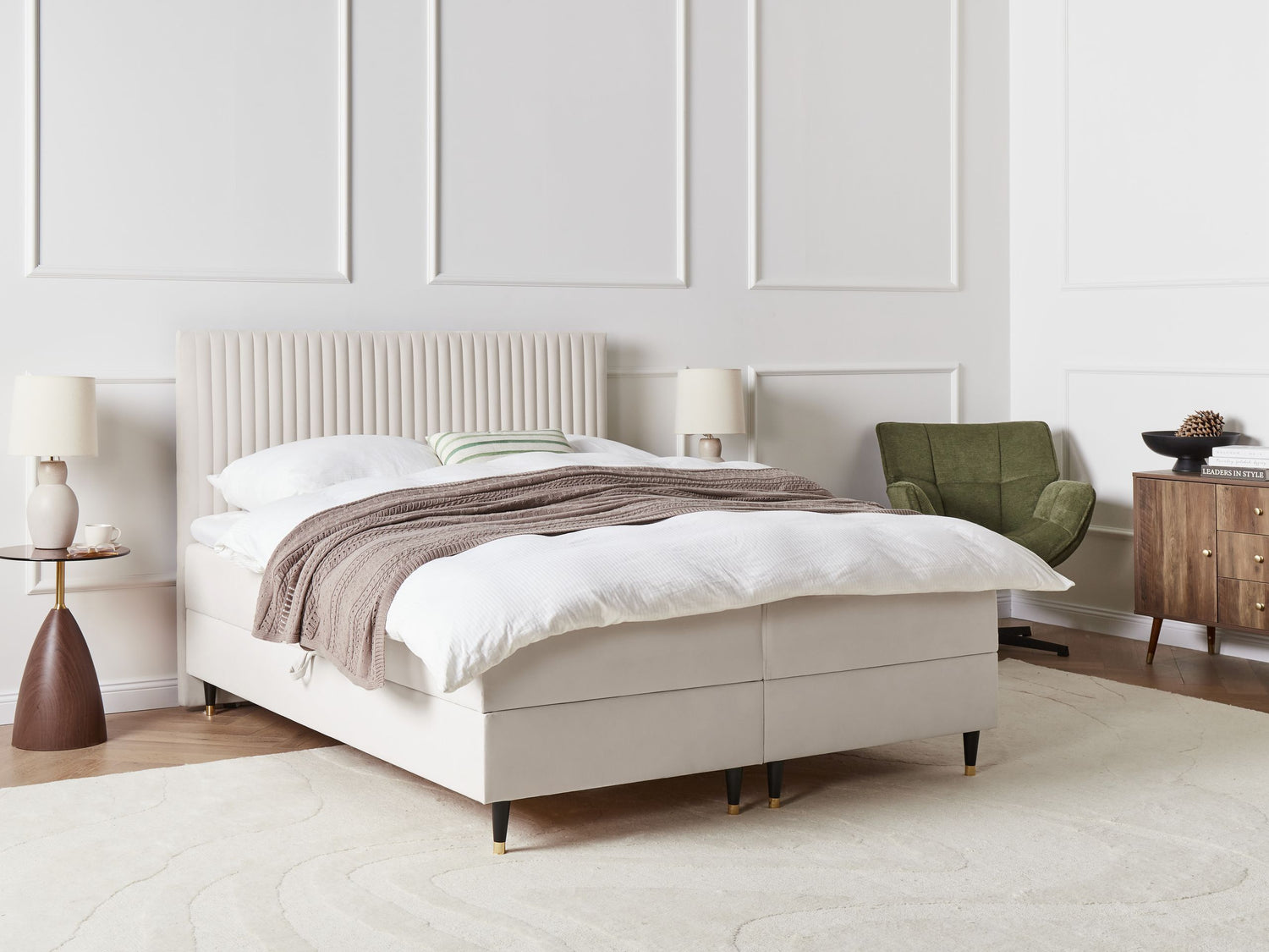 Beliani - DAME - Boxspringbed - Off-white - 160 x 200 cm - Fluweel