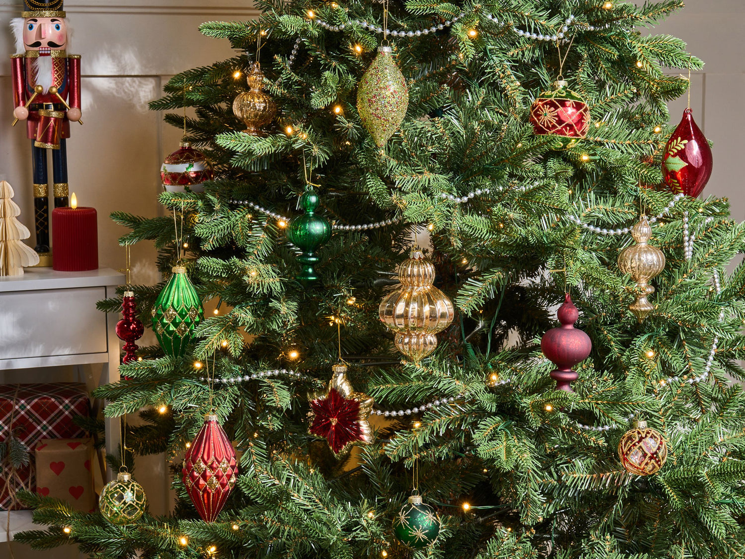 Beliani - TWINKLE - Set van 70 kerstballen - Rood|Groen - Glas