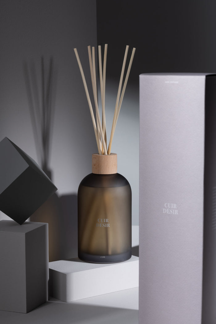 J-Line geurolie + stokjes Accords Essentiels - Cuir Desir -