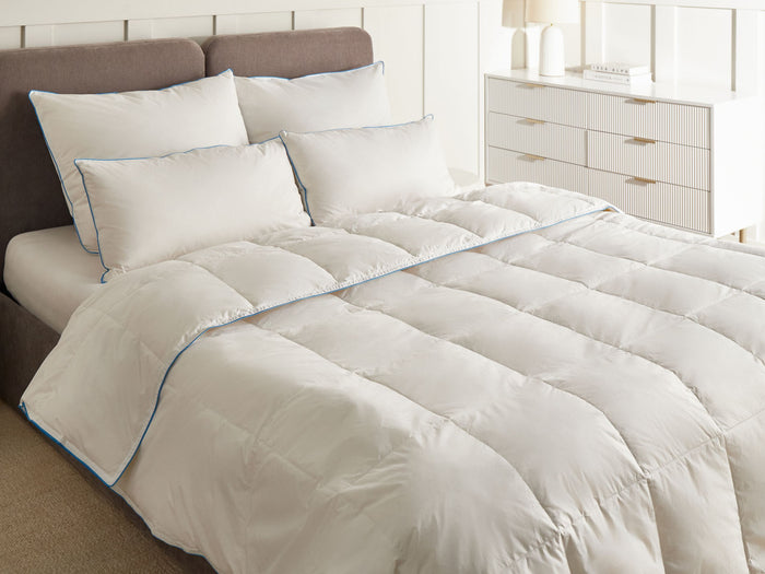 Beliani-CERVINO-Dekbed licht warm-Wit-220 x 240 cm-Eendendons