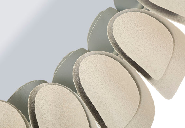 Crèmekleurige metalen wandspiegel, ø 85x6 cm