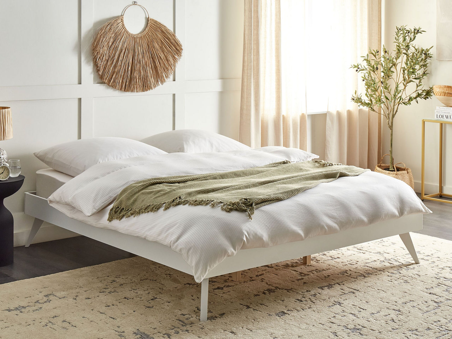 Beliani - BERRIC - Tweepersoonsbed - Wit - 180 x 200 cm - MDF