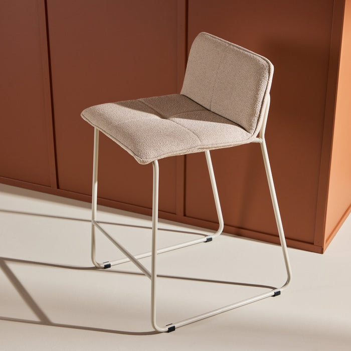 Fjôrd - Barstoel Beige Bouclé - Bisbee - Set van 2