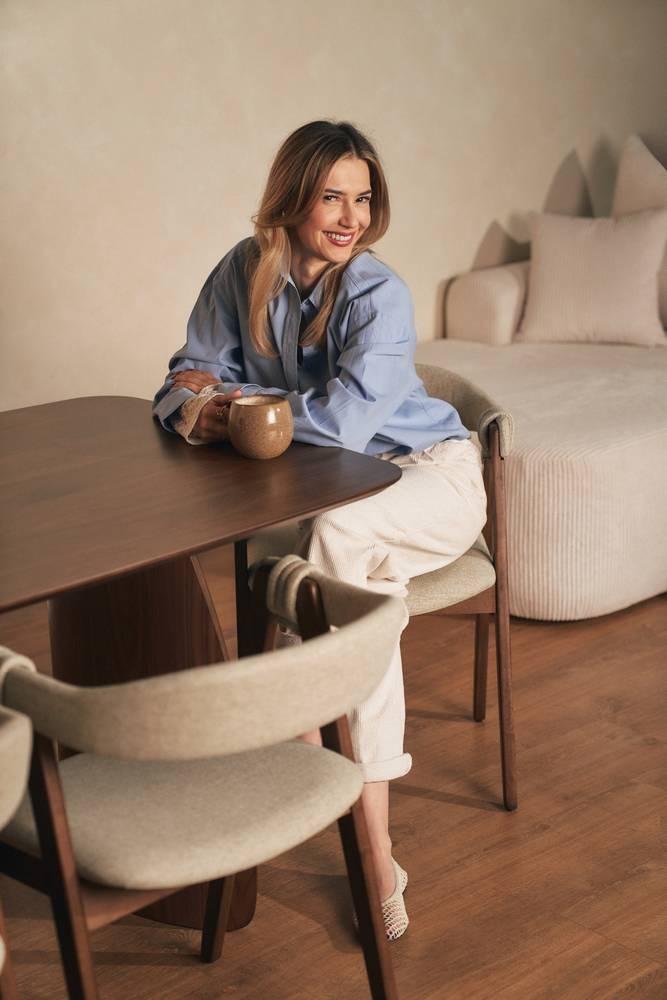 NADUVI Collection Eettafel Sikke