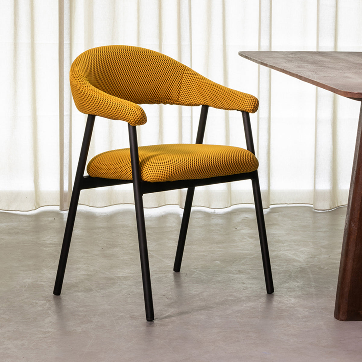 LABEL51 - Eetkamerstoel Amaze - Oker Breathe - Zwart Metaal