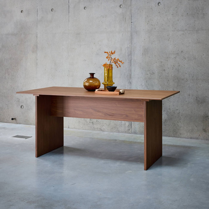 sweeek - Rechthoekige eettafel, gesneden houteffect, 4-6 zitplaatsen,