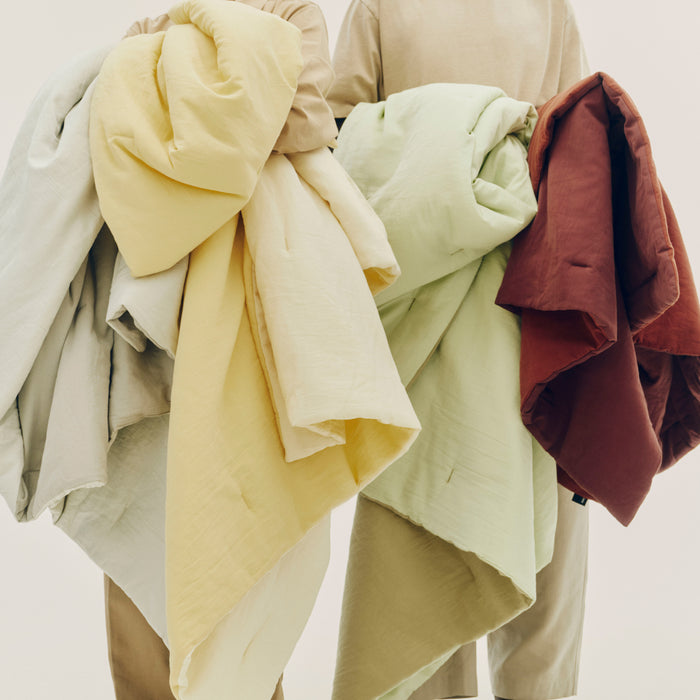 HAY Air Quilt Plaid 140 x 200 cm - Iron Red