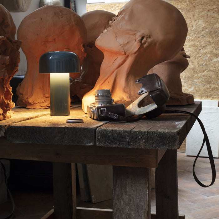 Flos Bellhop tafellamp LED oplaadbaar baksteenrood