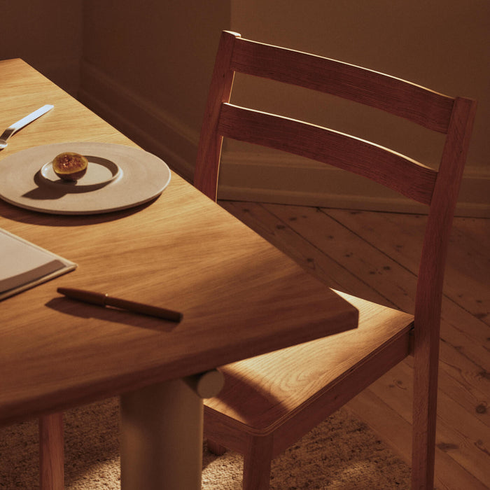 Ferm Living Atura Eettafel 200 x 90 cm - Light Cashmere / Natural Oak Veneer