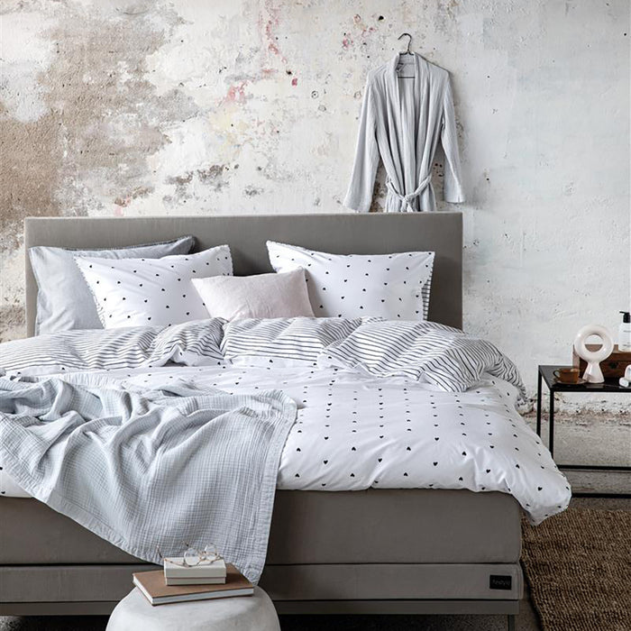 vtwonen Striped Hearts Dekbedovertrek 240 x 200/220 cm - Zwart/Wit