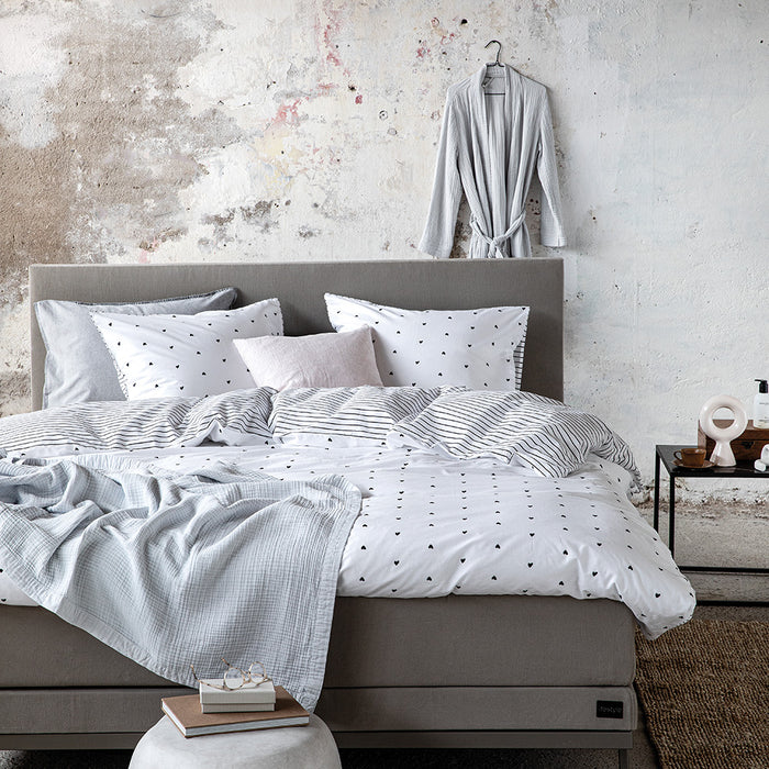 vtwonen Striped Hearts Dekbedovertrek 240 x 200/220 cm - Zwart/Wit