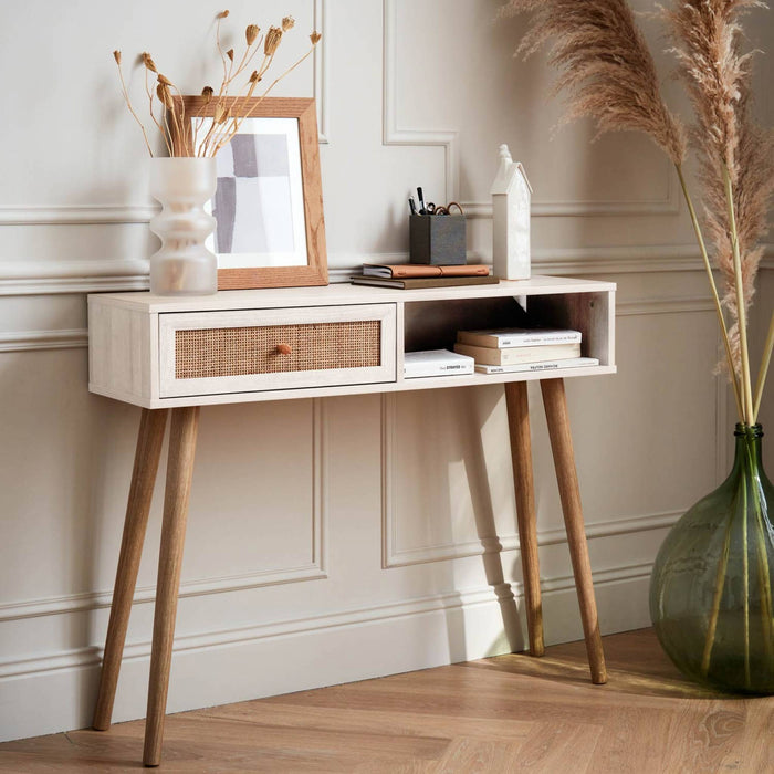 sweeek - Sidetable met rotan