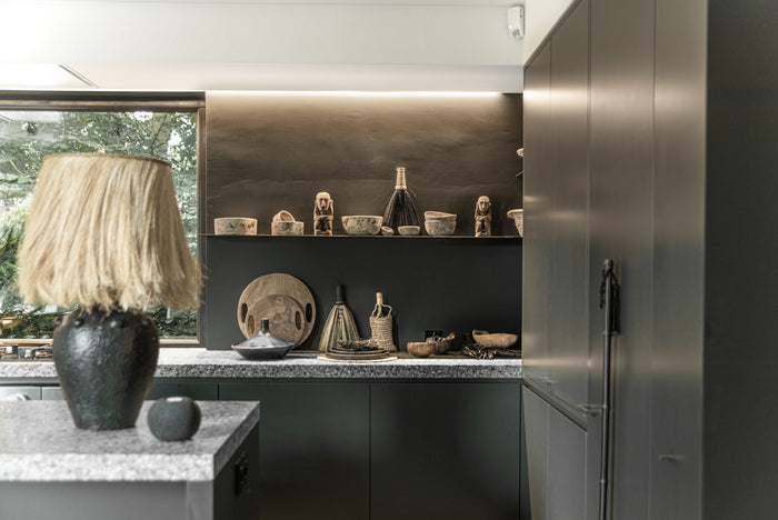 The Sweeping Brush - Black