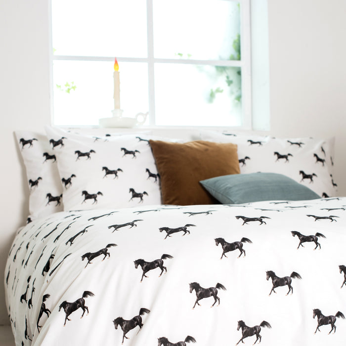 SNURK Black Horses Dekbedovertrek 140 x 220 cm