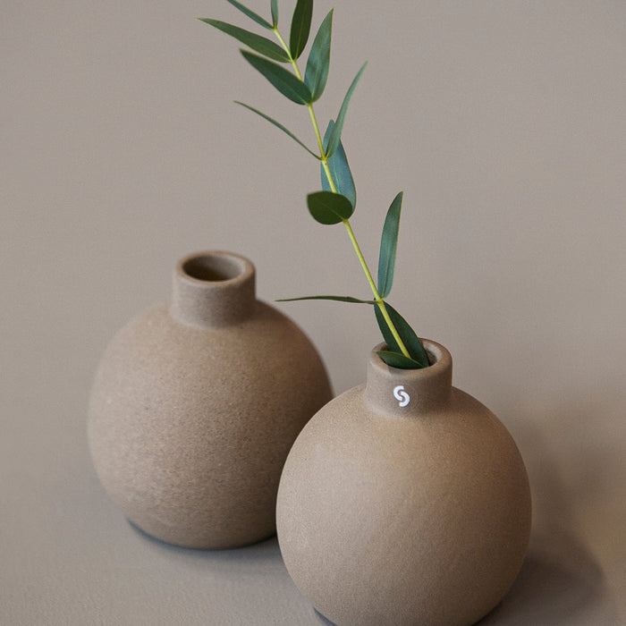 Storefactory albacken rond bruin vaasje (Ø 8 centimeter x 9