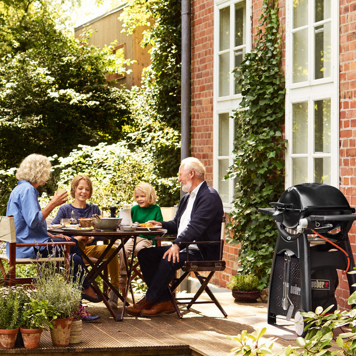 Weber Q3200 Gasbarbecue B 140 x D 70 cm