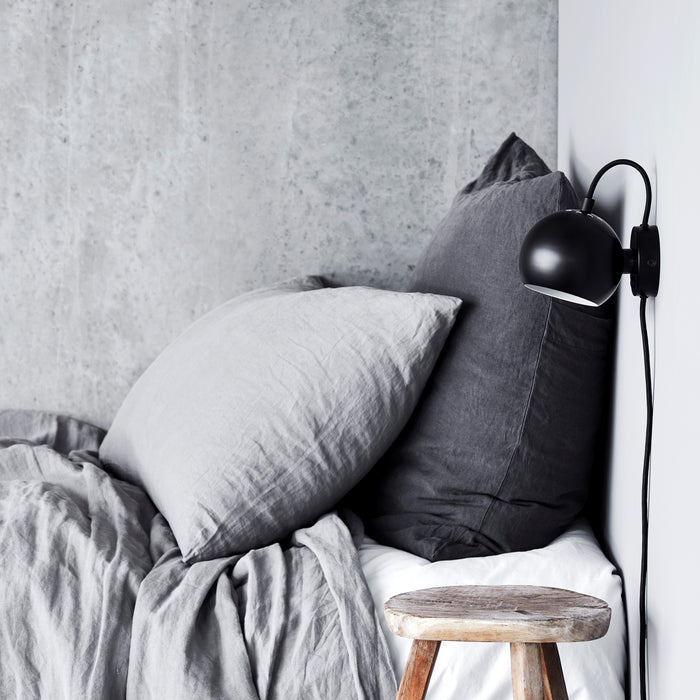 Frandsen Ball Magnet Wandlamp