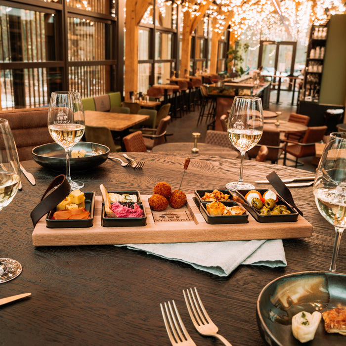 Bowls and Dishes Puur Hout Serveerplank 5-vaks 49 x 19,5 cm - Zwart