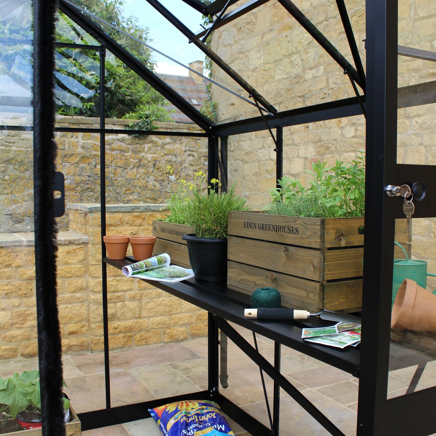 Royal Well Birdlip 84 Kweektafel