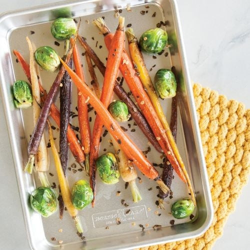 Nordic Ware - Bakplaat  met Deksel, 33 x 24,4 cm, Aluminium - Nordic W