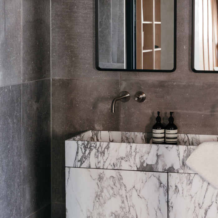 Menu Cast Sconce Wandlamp