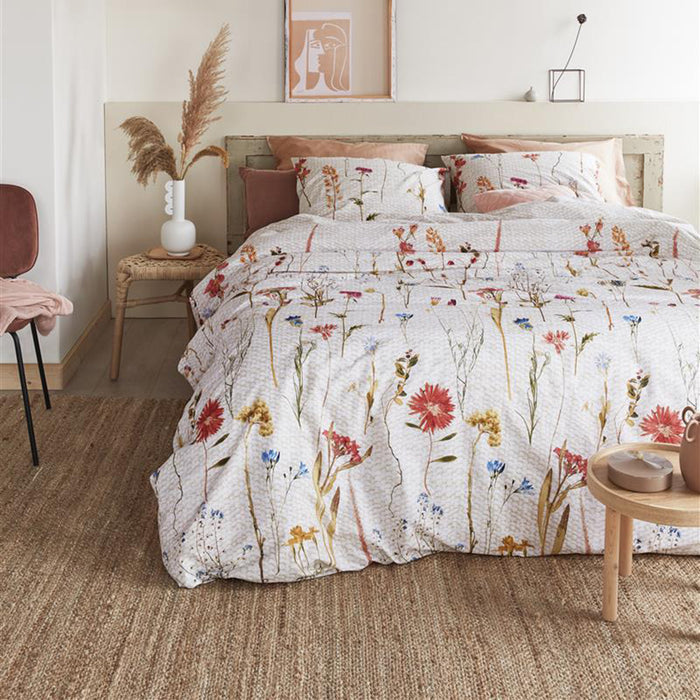 Ariadne at Home Flowered Dekbedovertrek 140 x 220 cm - Off-white