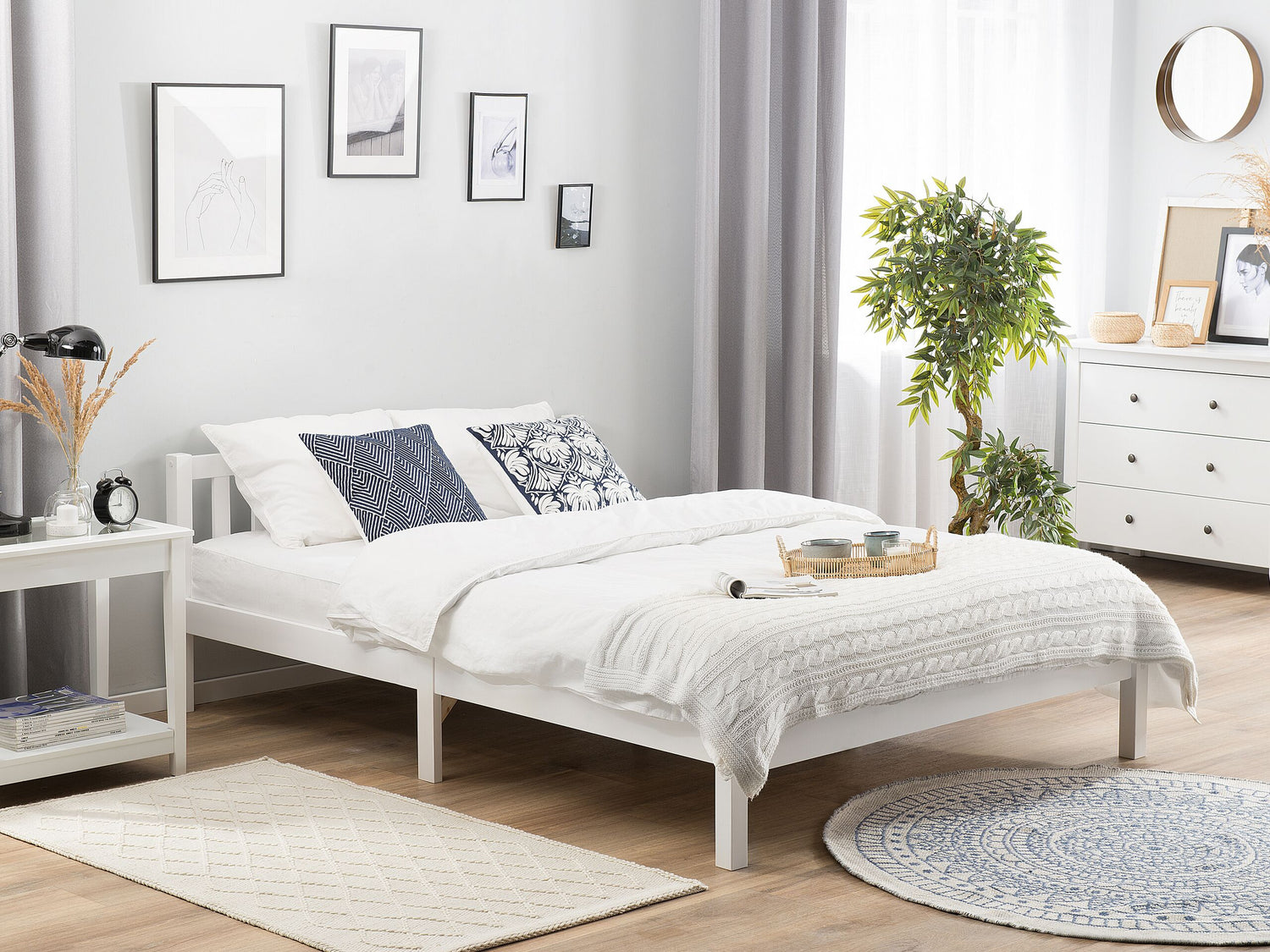 Beliani - FLORAC - Tweepersoonsbed - Wit - 140 x 200 cm - Dennenhout