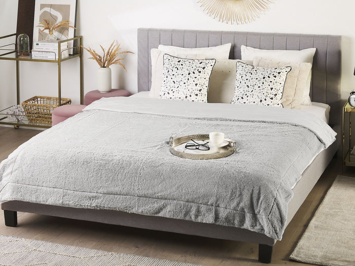 Beliani - GELIK - Plaid - Lichtgrijs - 180 x 200 cm - Polyester