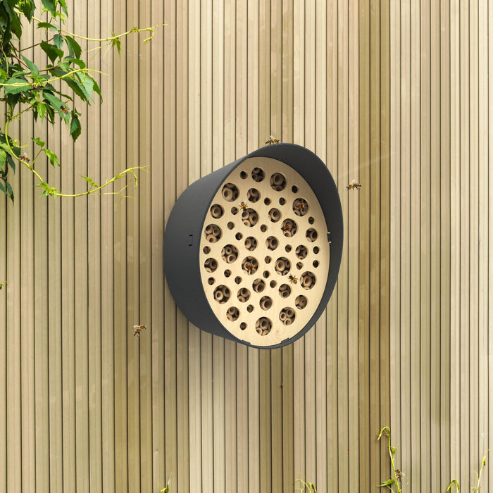 Capi Europe Bijenhotel