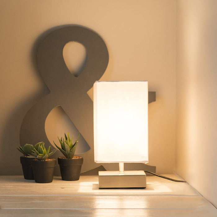 QAZQA Moderne tafellamp wit met staal - Milo