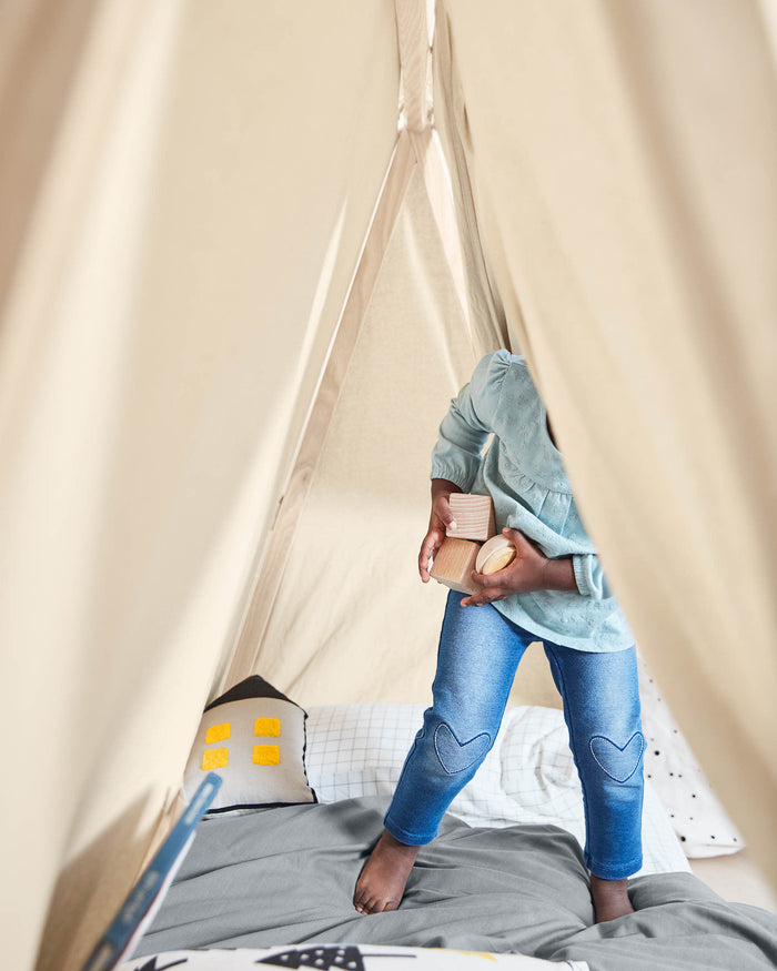 Kave Home - Nisi 100% biologisch katoenen (GOTS) huiskussen in zwart