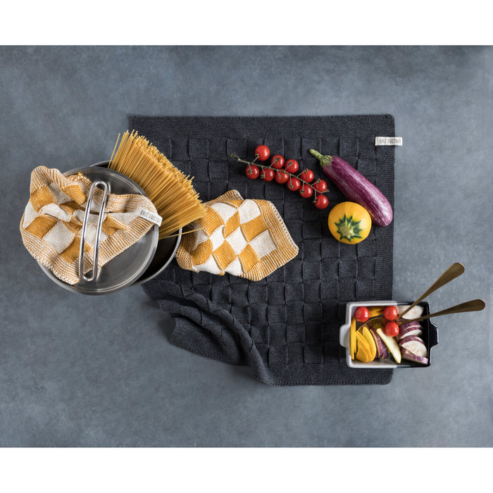 Knit Factory Gebreide Pannenlap Block - Ecru|Oker - 23x23 cm