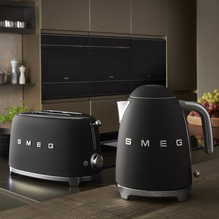 Smeg Waterkoker Mat Zwart - 1,7 L