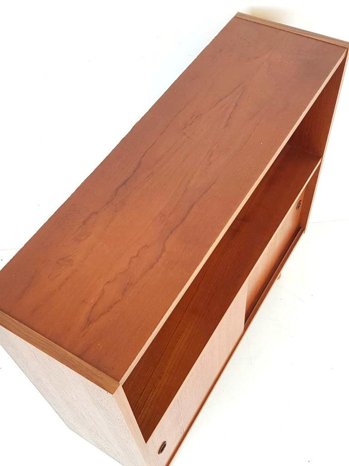 Reliving Vintage Deens Teak Fineer Houten Schuifdeur Kastje