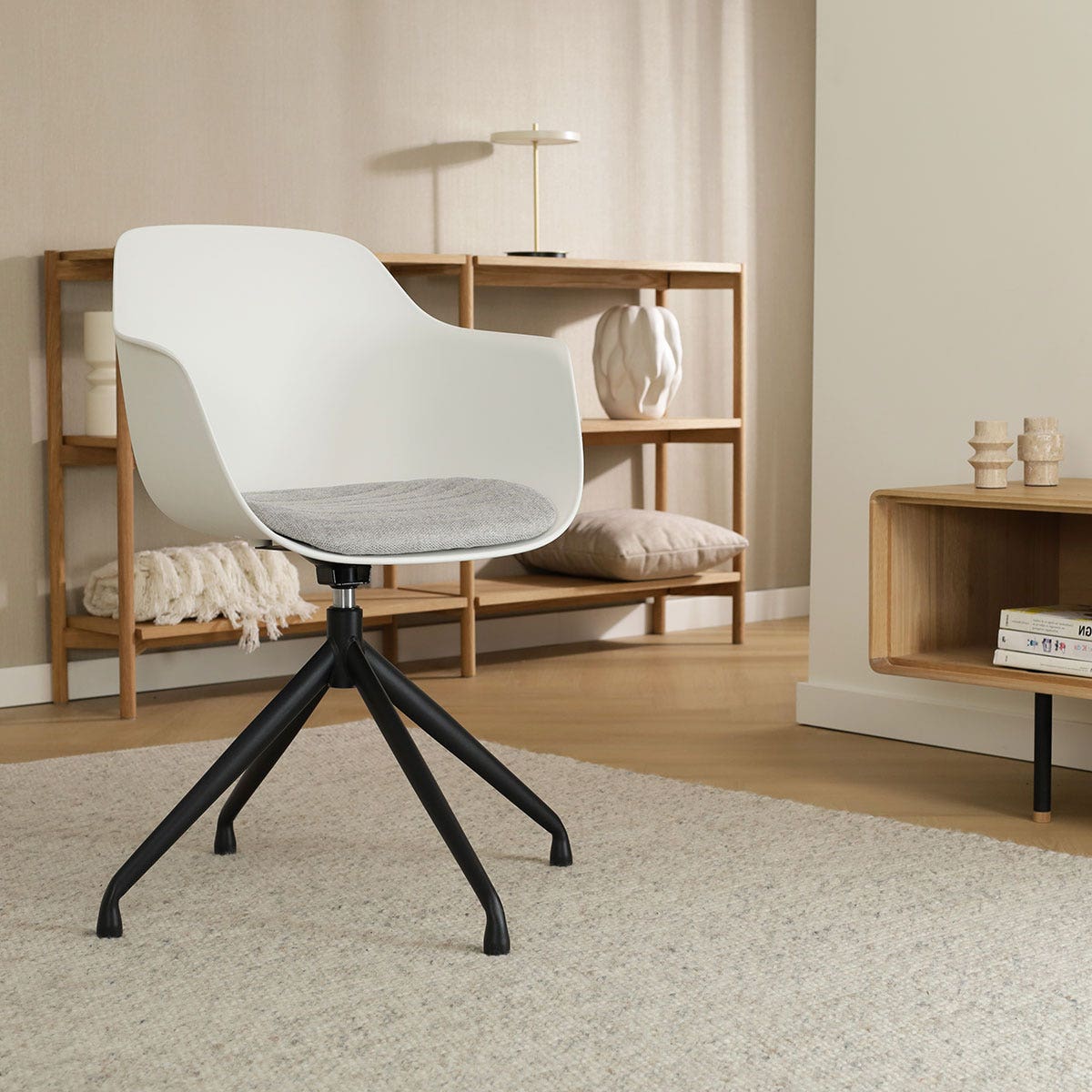 Nolon Nola-Liz Eetkamerstoel Wit - Lichtgrijs - Draaibaar - Zwart