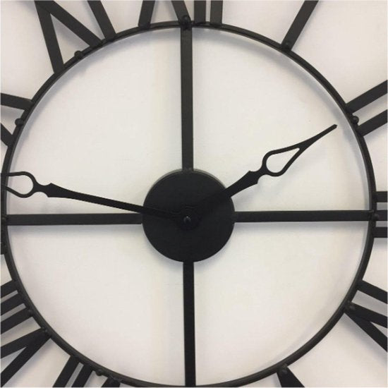 Grote Wandklok - 70cm - Zwart Metaal - Romeinse cijfers