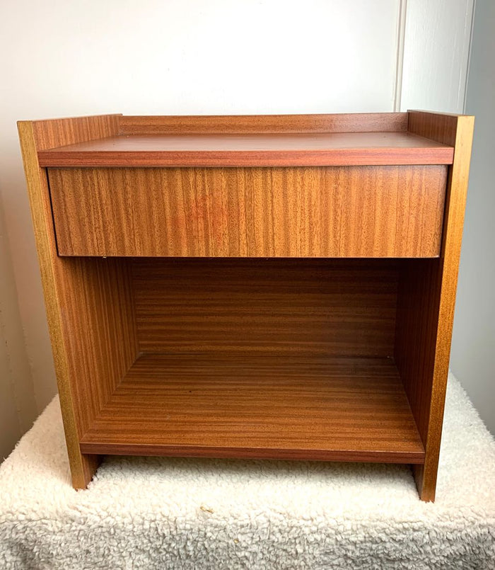 Reliving Vintage Nachtkastje