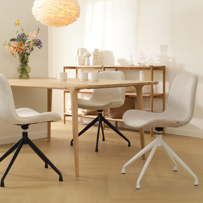 Nolon Nola-Fé Eetkamerstoel Beige - Draaibaar Zwart Onderstel