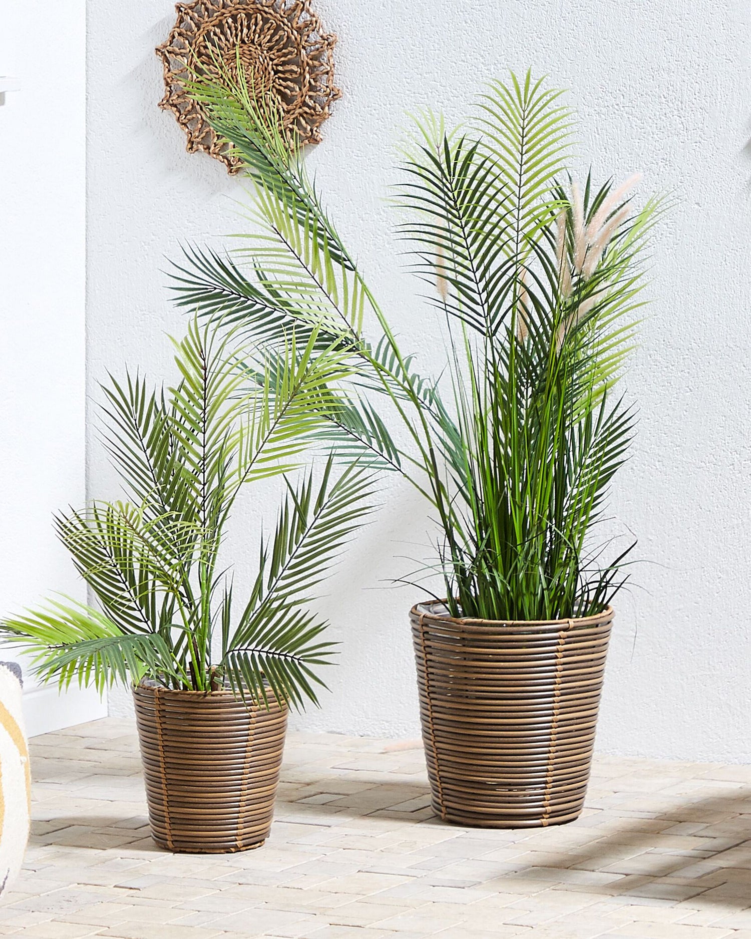 Beliani - SARTI - Bloempot set van 2 - Bruin - PE rotan