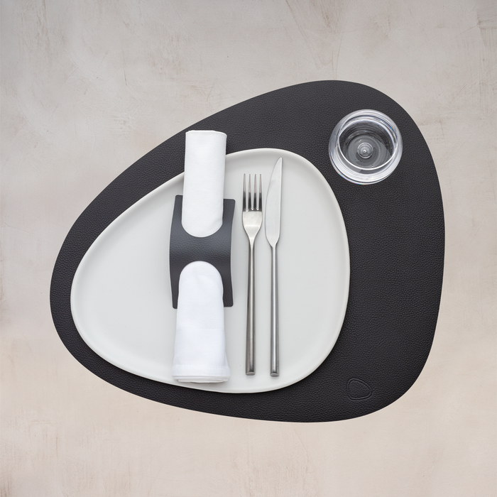 LIND DNA Serene Placemat Curve L - Zwart
