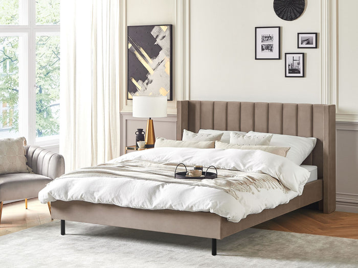 Beliani - VILLETTE - Tweepersoonsbed - Taupe - 180 x 200 cm - Fluweel