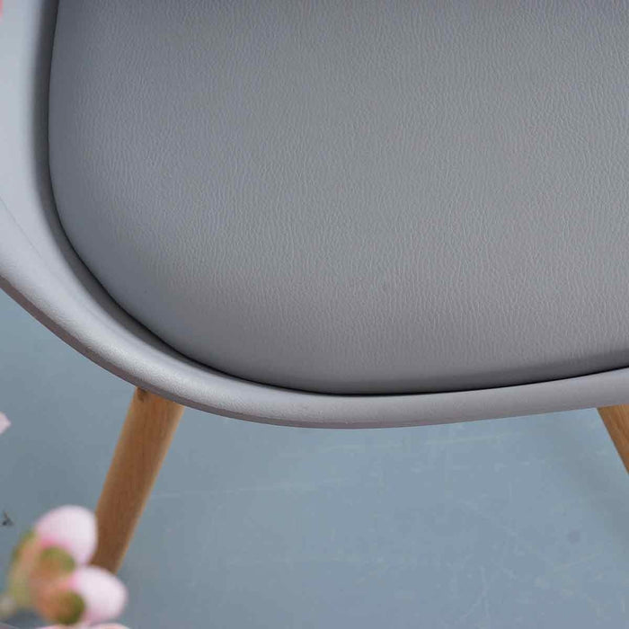 Essence Medina eetkamerstoel lichtgrijs - houten onderstel