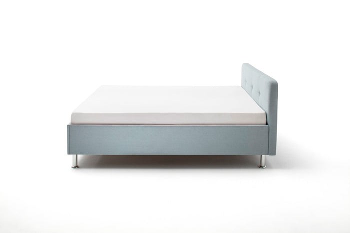 Hioshop Amelie gestoffeerd bed 180x200 cm Ijsblauw//Chroom décor